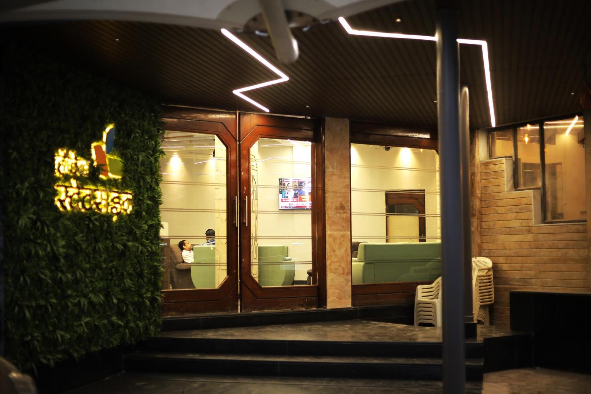 Hotel Statusinn, Ichalkaranji Exterior photo