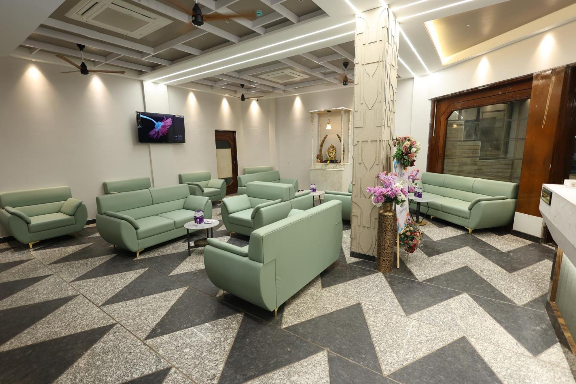 Hotel Statusinn, Ichalkaranji Exterior photo